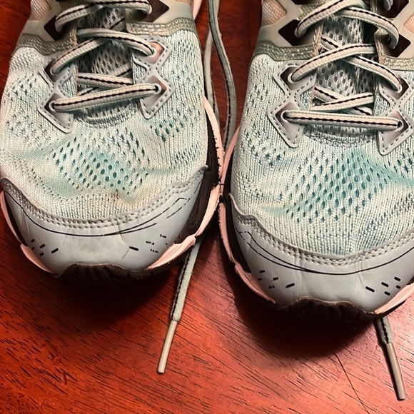 Mizuno Wave aero hug running shoes womens size 10 - Picture 2 of 12